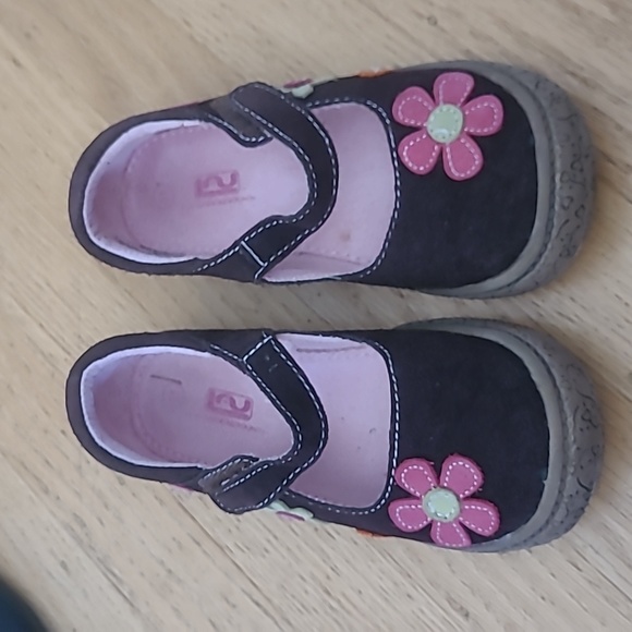 Beautiful leather shoes - Picture 1 of 3